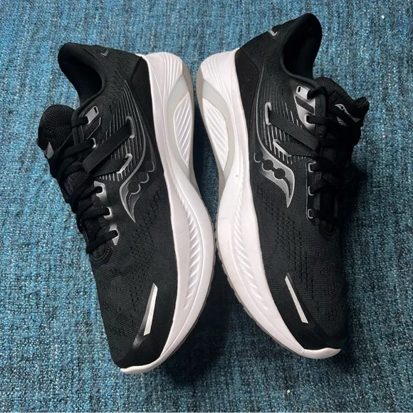 Saucony Guide 16 Running Shoes in Black White