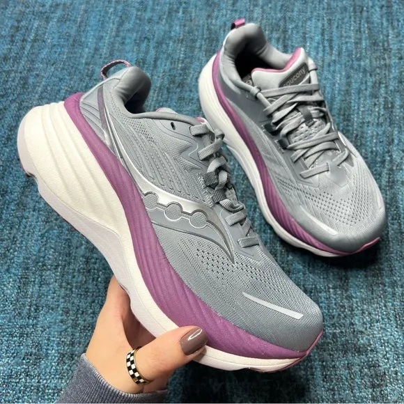 Saucony Hurricane 24 Running Shoes in Flint Viola