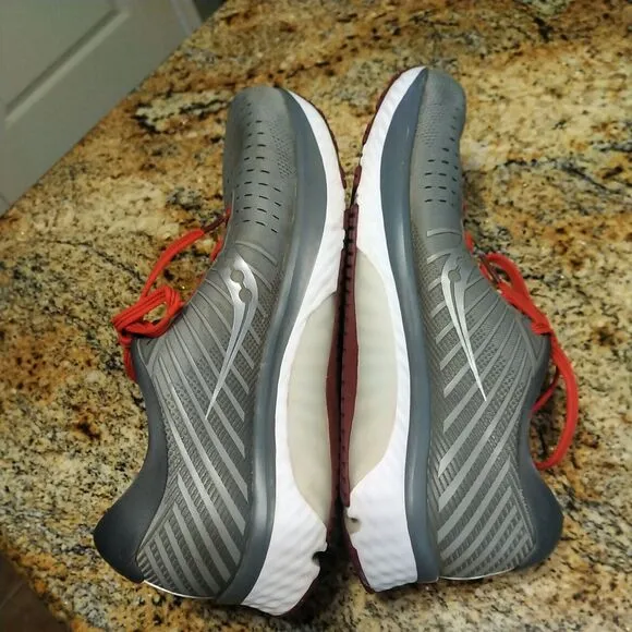 Saucony Mens Guide 13 S20548-30 Gray Running Shoes Sneakers Size 9