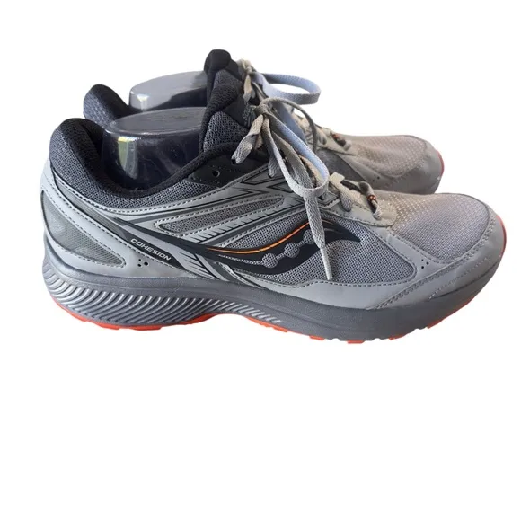 Saucony Running Shoes Men’s Size 10.5  Gently Used