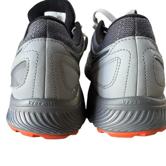 Saucony Running Shoes Men’s Size 10.5  Gently Used