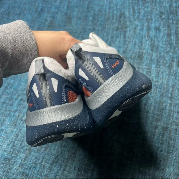 Saucony Triumph 22 Running Shoes in Cloud White Navy Blue Silver