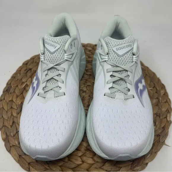 Saucony Triumph 22 Running Shoes White Foam Size 10.5 Women's