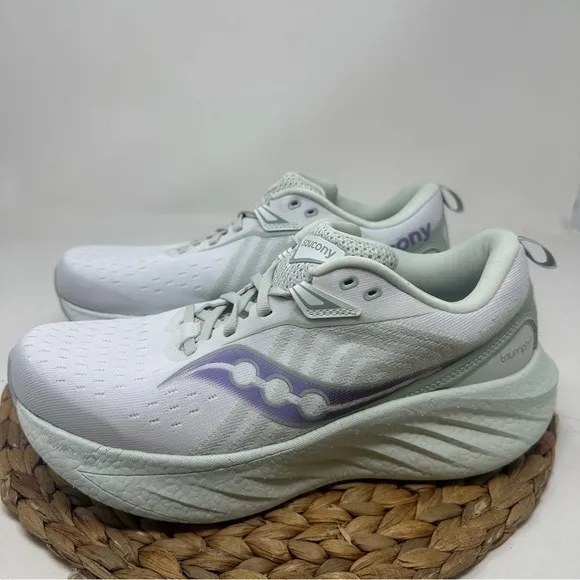 Saucony Triumph 22 Running Shoes White Foam Size 10.5 Women's