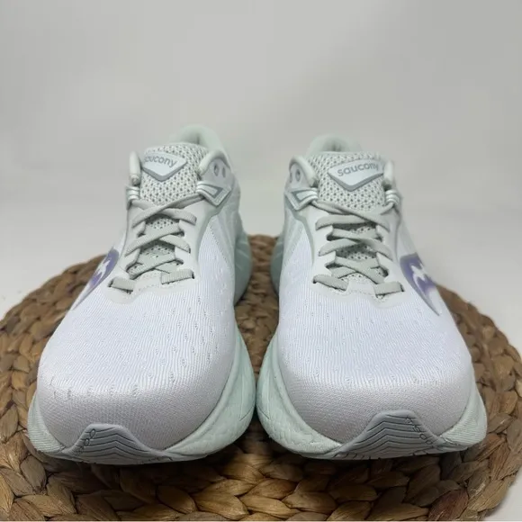 Saucony Triumph 22 Running Shoes White Foam Size 10.5 Women's