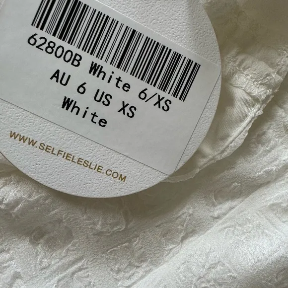 SELFIE LESLIE JANIE STRING TIE DETAIL RUFFLE HEM BABYDOLL DRESS WHITE