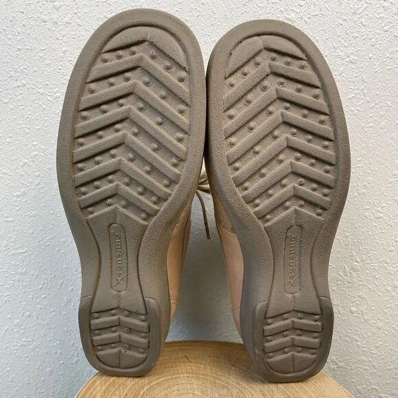 Sensible Leather Sneakers Size 7 EUC