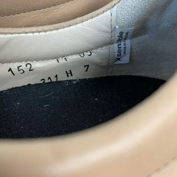 Sensible Leather Sneakers Size 7 EUC