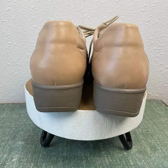Sensible Leather Sneakers Size 7 EUC
