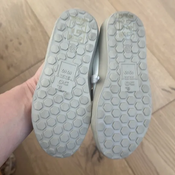ShuShop Kids White Star Sneakers size 10 NWT