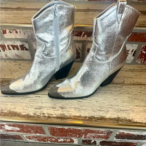 SILVER zip up ,reinforced designed metal square toe, boots- practically NEW: