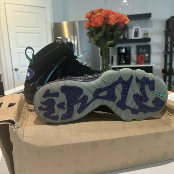 Size - 10.5 Nike Barkley Posite Max NEVER WORN