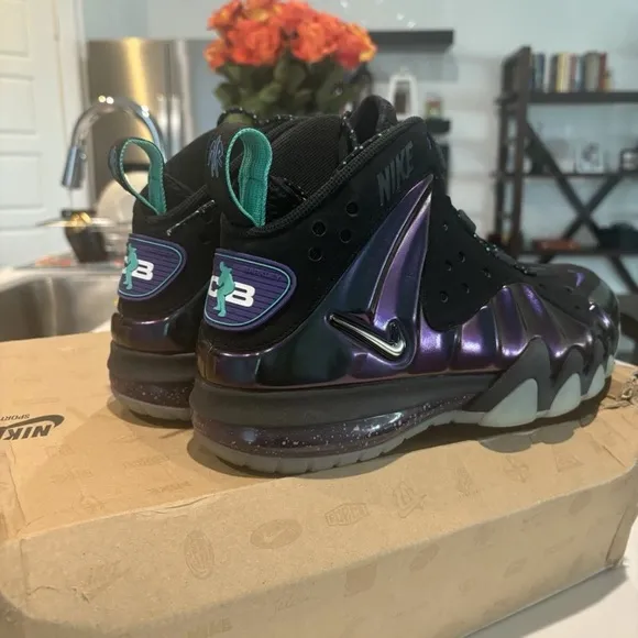 Size - 10.5 Nike Barkley Posite Max NEVER WORN