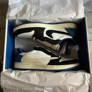 Size 11 - Jordan 1 Retro x Fragment Design x Travis Scott Low Blue