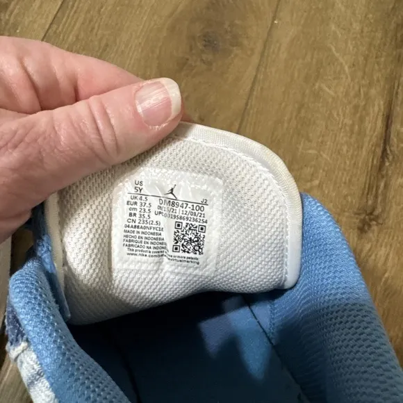 Size 5Y- Air Jordan 1 SE Low Washed Denim