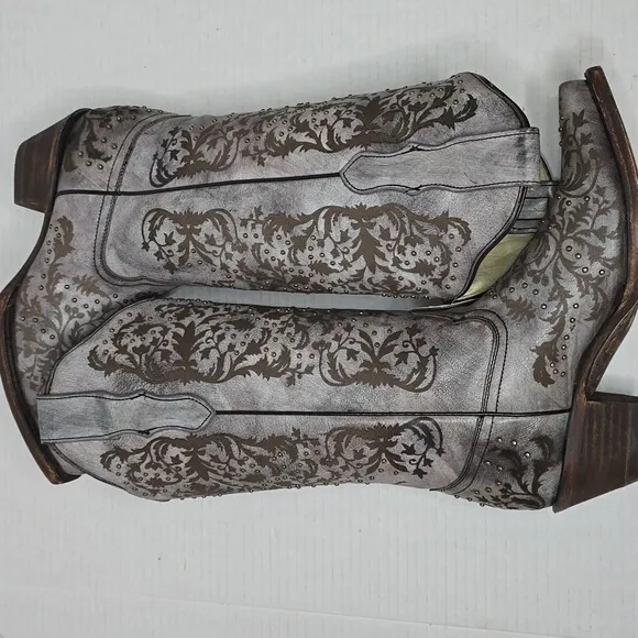 Size 6 Corral Studded Grey/Black Cowboy Boots Discontinued -6182