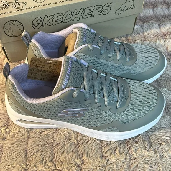 SKECHERS Girl Sneakers size 4