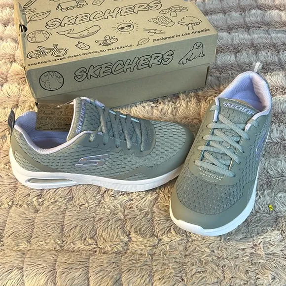 SKECHERS Girl Sneakers size 4