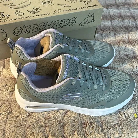 SKECHERS Girl Sneakers size 4