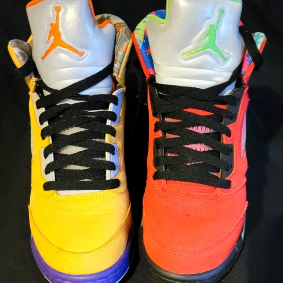 Sneakers (BOYS 6)