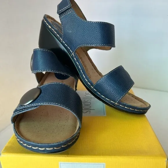 SoftSpots NIB Navy Leather Sandals new in box