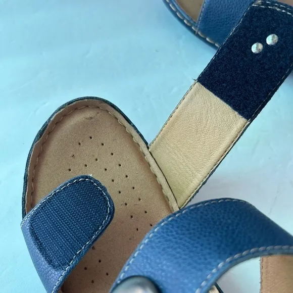SoftSpots NIB Navy Leather Sandals new in box