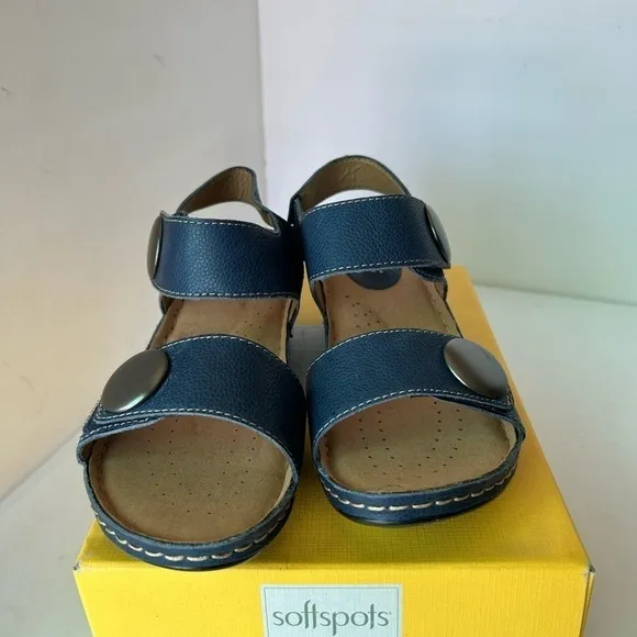 SoftSpots NIB Navy Leather Sandals new in box