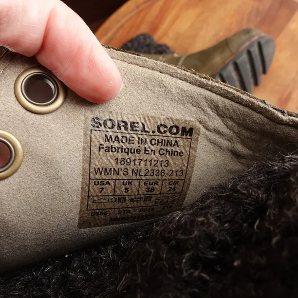 Sorel Boots Womens SZ 7 Green Joanie Sweater Wedge Leather Ankle Winter Casual