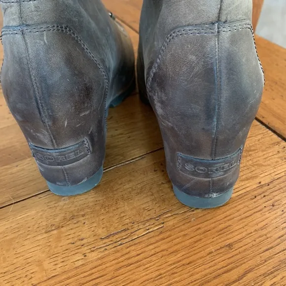 Sorel Conquest Wedge Waterproof Boots Women’s Tan Gray Leather Blue Laces Sz 8.5
