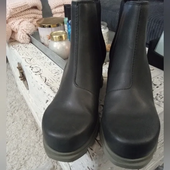 🆕⭐SOREL Joan of Arctic Chelsea Wedge III booties