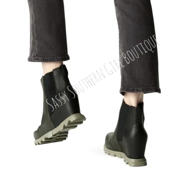🆕⭐SOREL Joan of Arctic Chelsea Wedge III booties