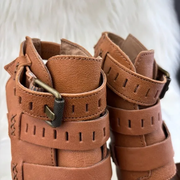SOREL NADIA BUCKET CAMEL HEELS SANDALS SIZE 7.5