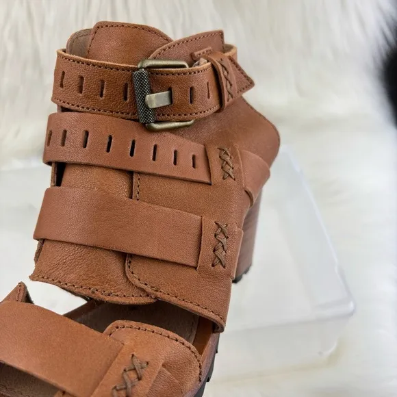 SOREL NADIA BUCKET CAMEL HEELS SANDALS SIZE 7.5