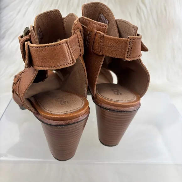 SOREL NADIA BUCKET CAMEL HEELS SANDALS SIZE 7.5