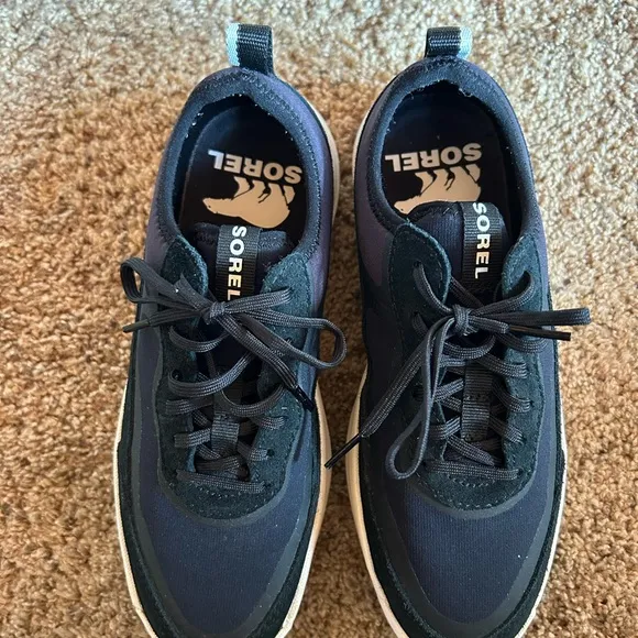 Sorel Woman’s Black Sneakers/ Sorel Ona / NWOT, NWOB/ Size 7
