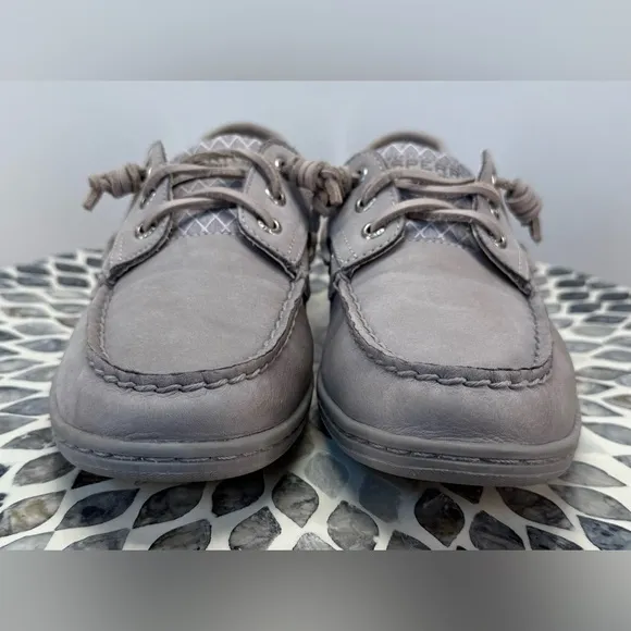 Sperry lilac/gray leather boat shoes women’s size 9.5