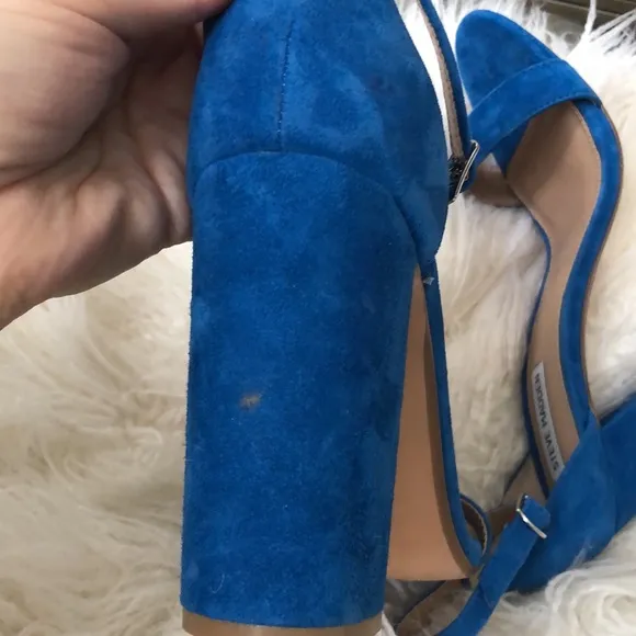 STEVE MADDEN Blue Suede Carrson Sandals Heels