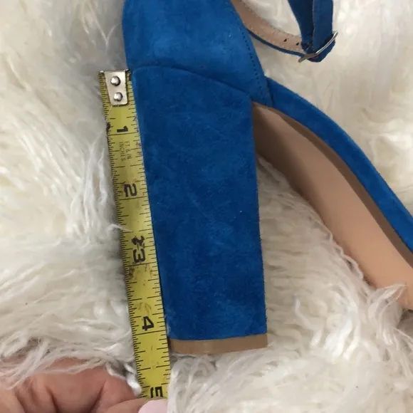 STEVE MADDEN Blue Suede Carrson Sandals Heels