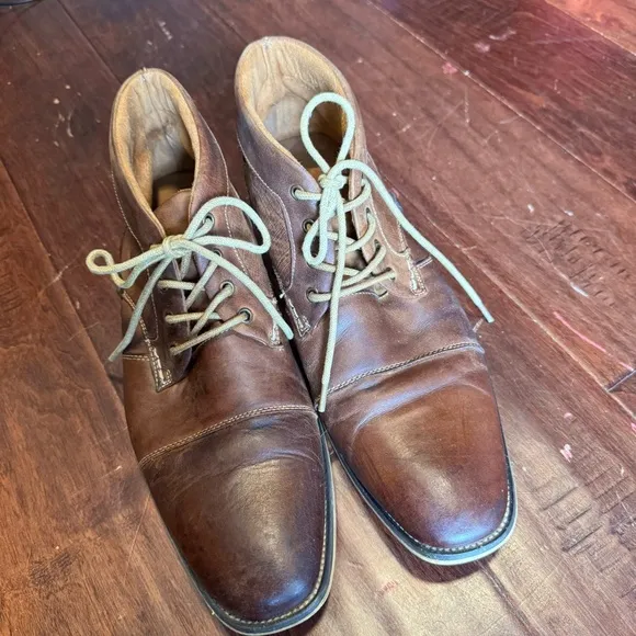 Steve Madden Brown Boots P. Klatin with cream laces sz 10.5 leather cushion arch