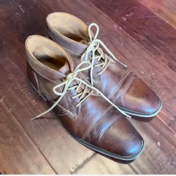 Steve Madden Brown Boots P. Klatin with cream laces sz 10.5 leather cushion arch