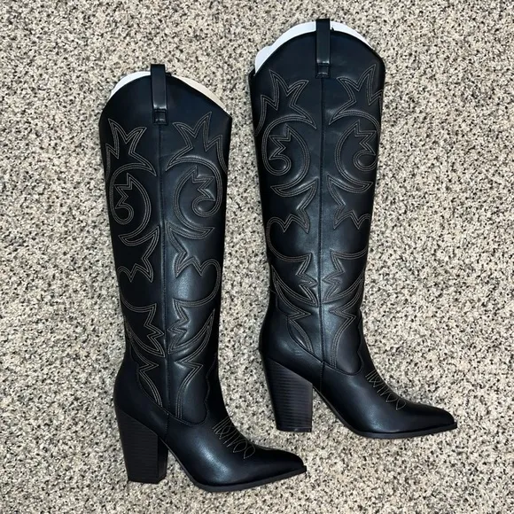 Steve Madden Lincoln Boots (Color: Black)