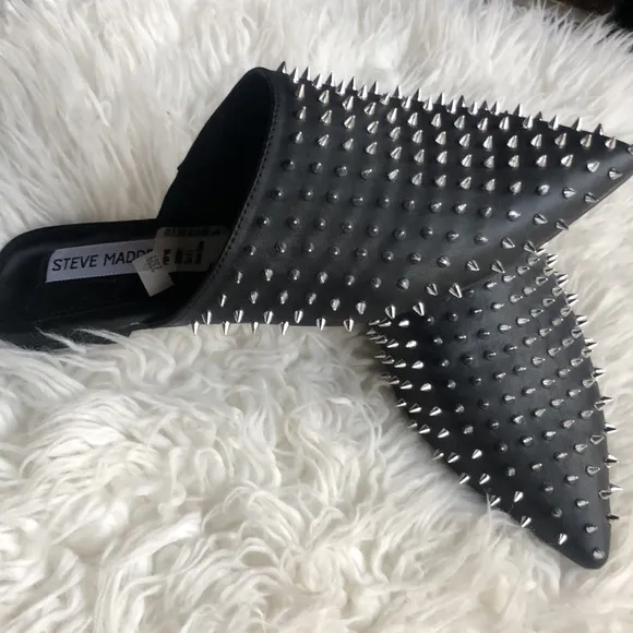 Steve Madden Pinpoint slip on studded shoes in black