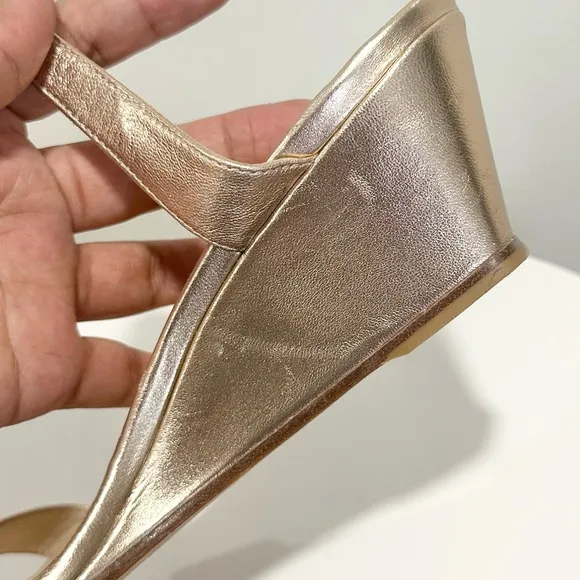 🌹STUART WEITZMAN🌹 Aleena Metallic Leather Wedge Sandals Size: 7B