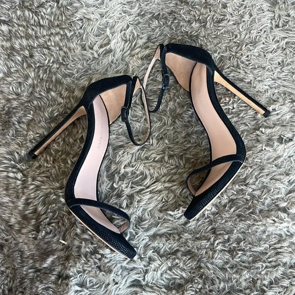 Stuart Weitzman Suede Keyhole Accent Sandals. Size 9.5