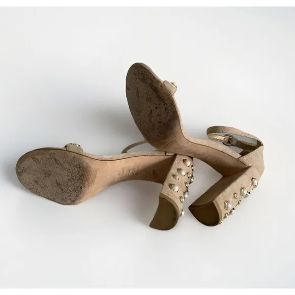 Stuart Weitzman Sz 9 More Pearls Suede Nude Tan Bisque Beige Shoe Sandals Heels