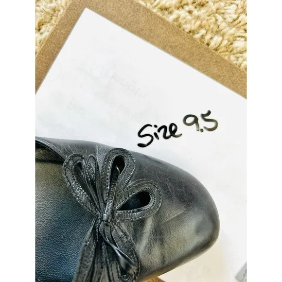 Stuart Weitzman Women's Black‎ Suede Point Toe  Bowtie 3 &quot; Heals Size 9.5 Pin Up