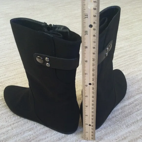 Stuart Weitzman Women's Wedge Luxury Black Downpour Dress Boots Gortex Size 7.5