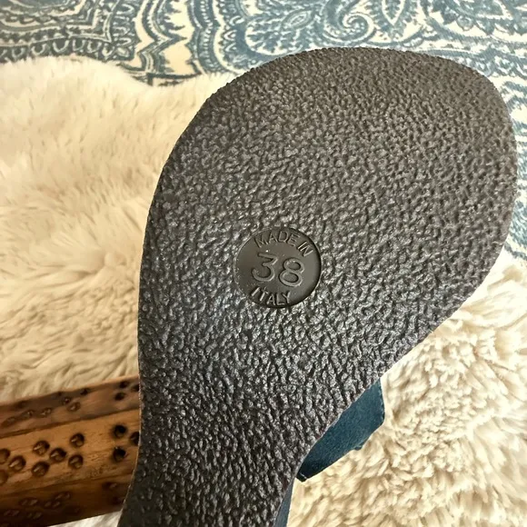 Sundance Crisscrossed Suede platform Leather Wedge Sandals made Italy navy blue