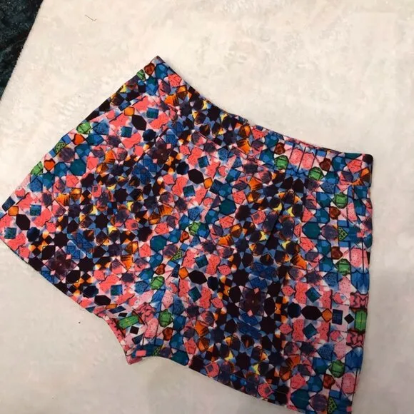 Super Fun Shorts 🌈 NWT!