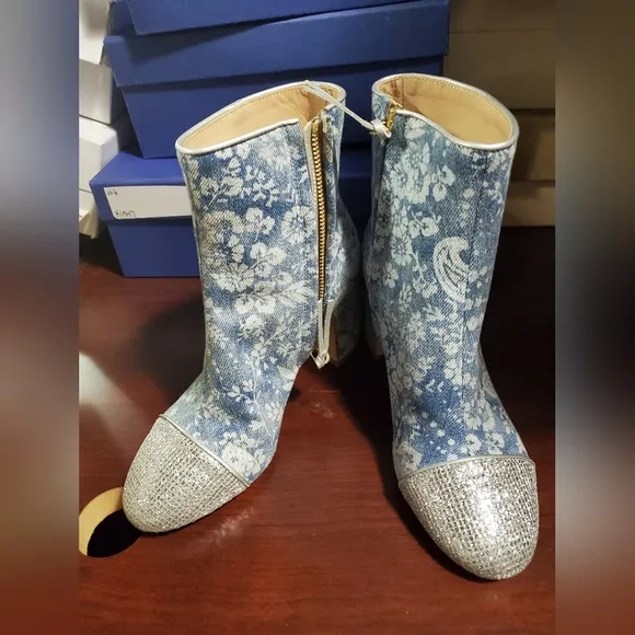 Sz 35 and 40 NIB $395 Polly Plume boots